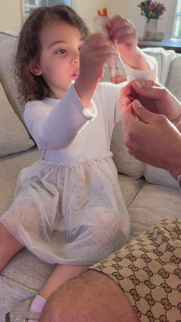 Mersea how-to video: tear, squeeze and go with the Kids Hydration Squeeze